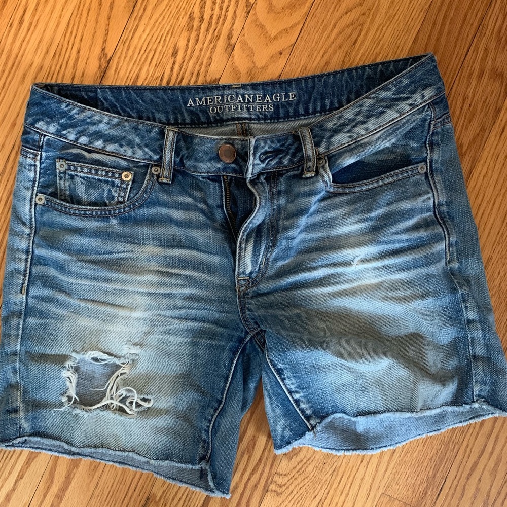 American Eagle boyfriend fit sz 6 long shorts